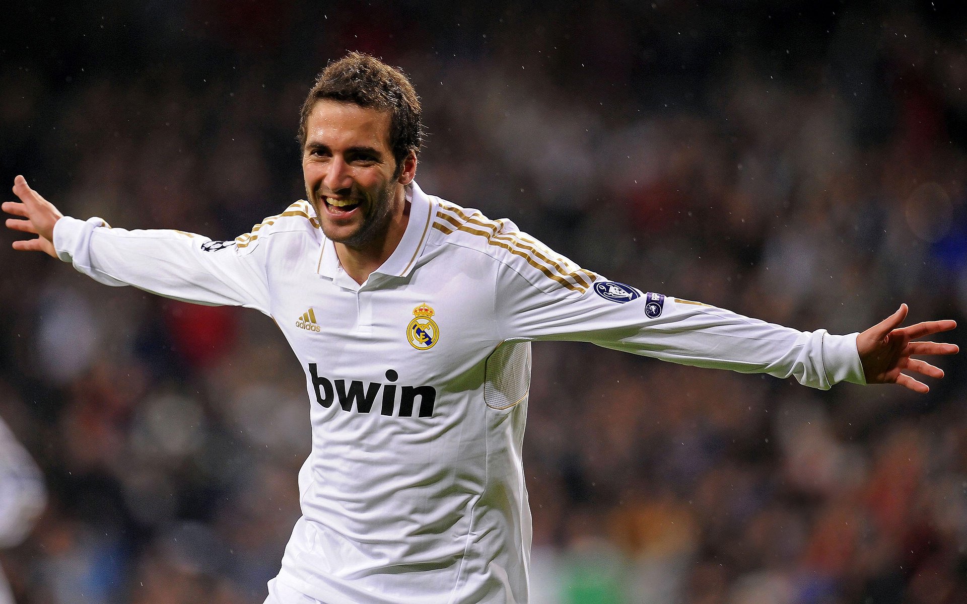 拜仁官宣签下英格兰中场新星，拜仁英格兰小将