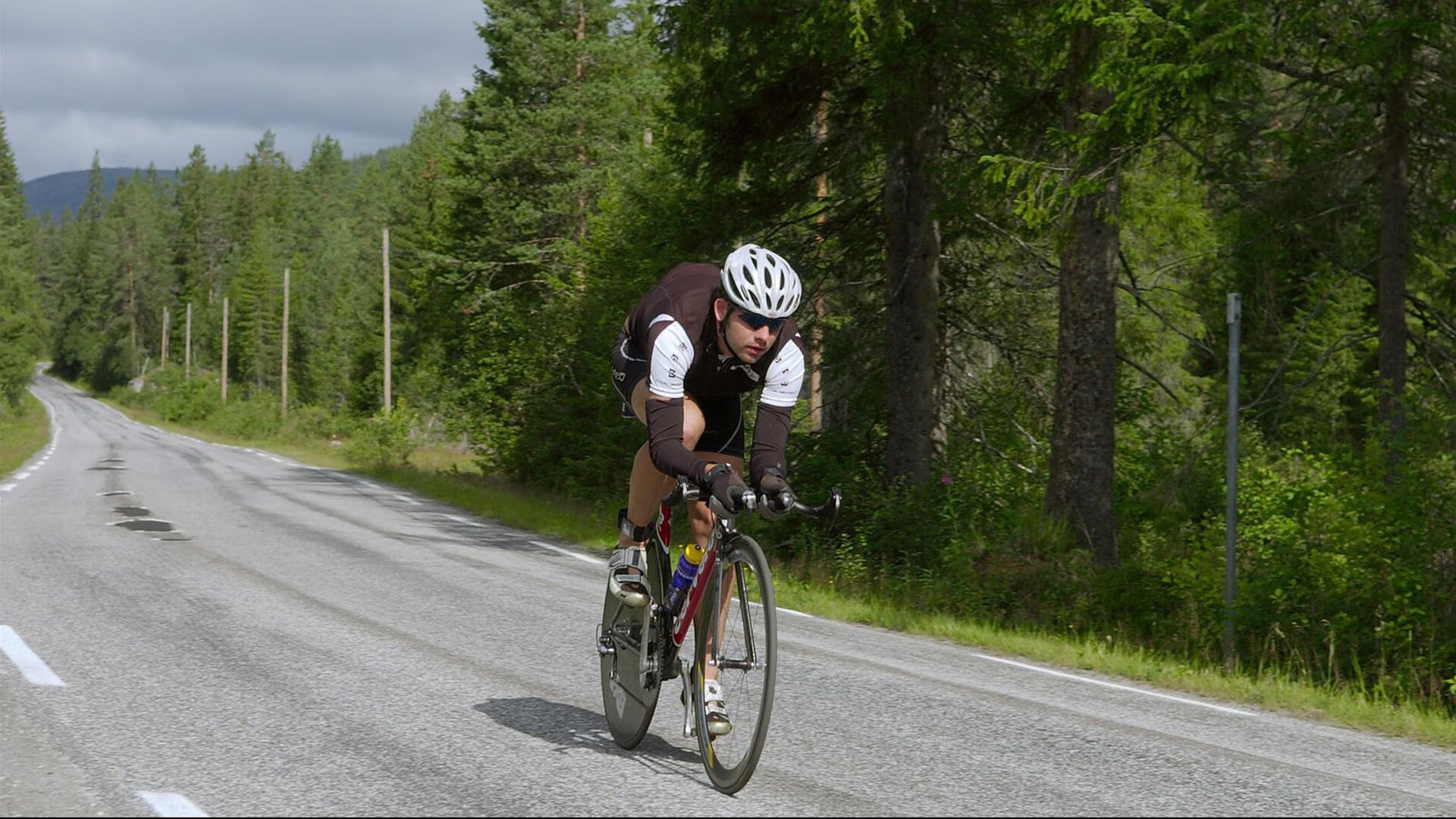 爵士主打双塔阵容构建内线优势，爵士最强阵容