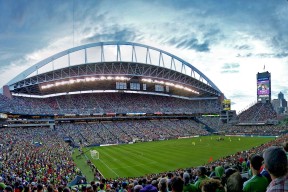 开云体育官方下载-中国篮球文创产品销量攀升品牌联名拓展市场边界，篮球文化logo