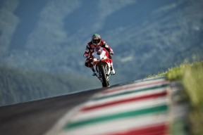 开云体育官方网站登陆-足球青训公益计划在偏远地区推广，足协青训计划