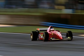 开云esports-“荒原狂飙:追逐速度的生死战役”,狂野荒原