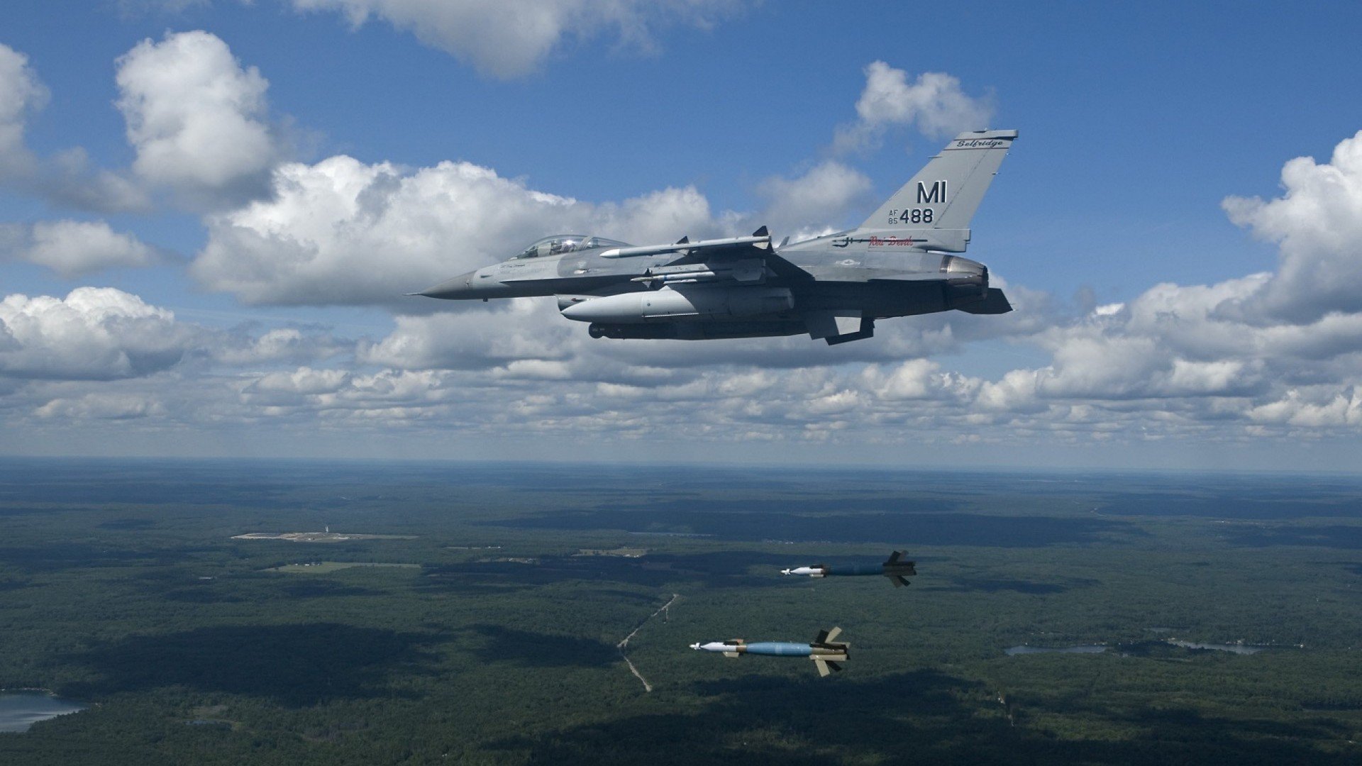 ““危险边缘”——那些让人心跳加速的赛段瞬间”，危险边缘的快乐